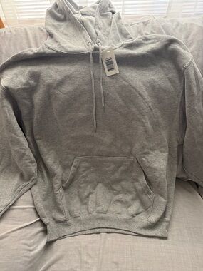Fruit of loom  Men's Light Gray Pullover Hoodie. Size XL